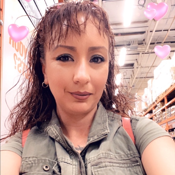 Meet your Posher, Rayna - Picture 1 of 1